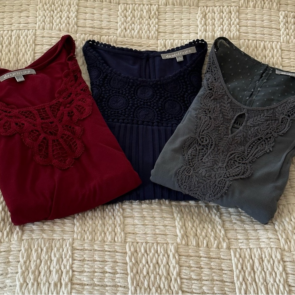 A Bundle of Three DANIEL RAINN Knit Tops (Sz S)